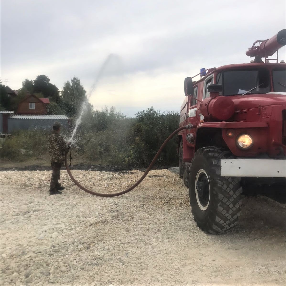 В деревне Космакова завершили обустройство пожарного пирса